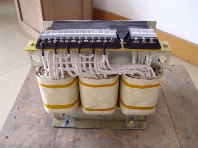 Three phase transformer manufacturer